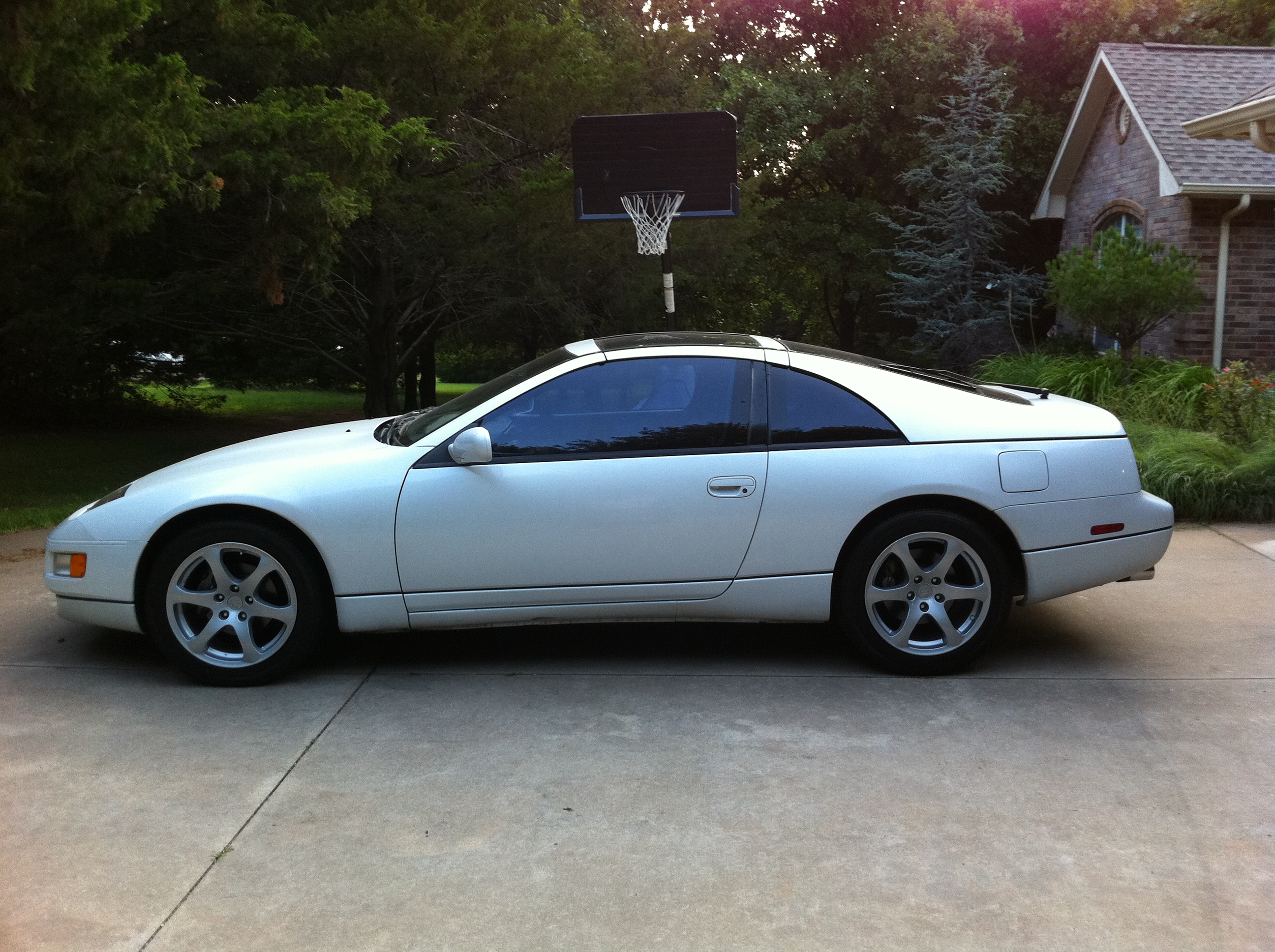 300ZX Sitting on Staggered Wheels http://www.nissanzsite.com/2011/06/09/finally-a-cosmetic-enhancement-upgraded-300zx-to-g35-wheels/attachment/009/